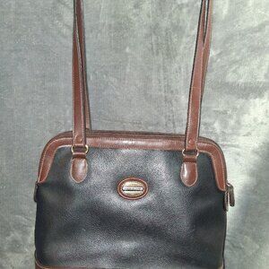 Vintage Carryland Black and Tan Leather Multi-Compartment Purse